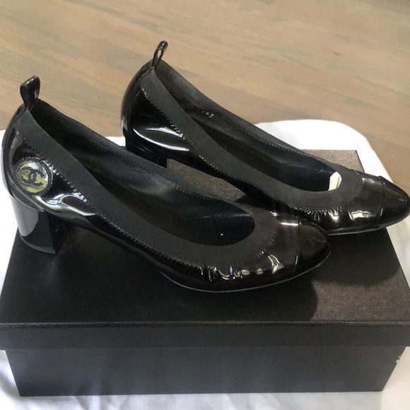 Chanel CC Cap Toe 🖤 - Picture 8 of 17